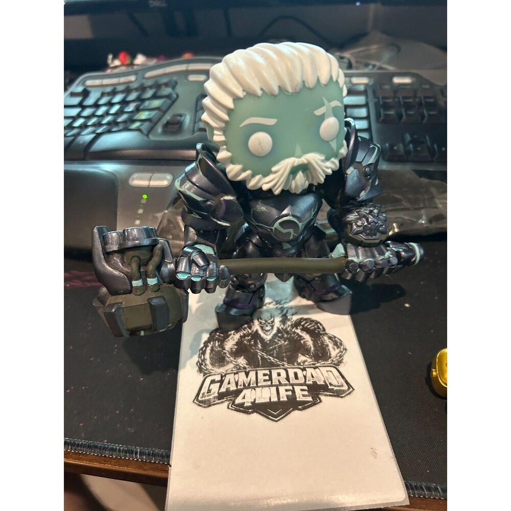 Funko POP! Games Overwatch Reinhardt (Coldhardt Skin) 400 Glow in the Dark